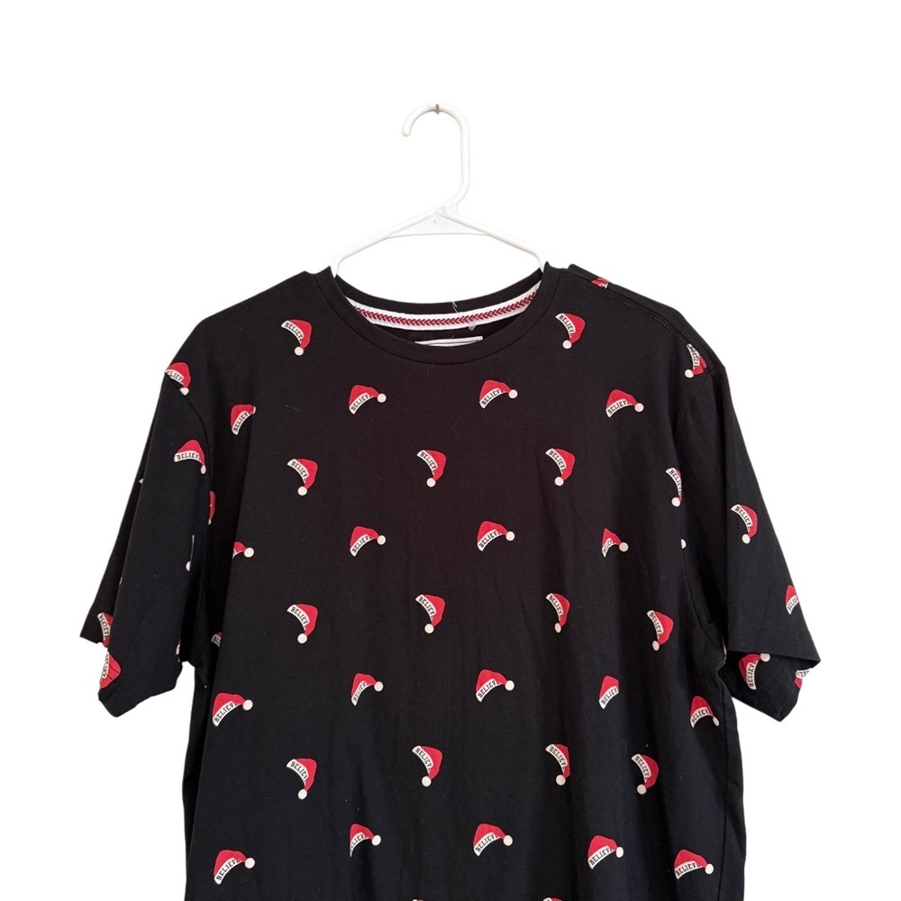 Free Planet Believe Santa Hat Cotton Black Tee Size XL